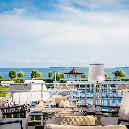 Seaside Serenity - Premier Apartment